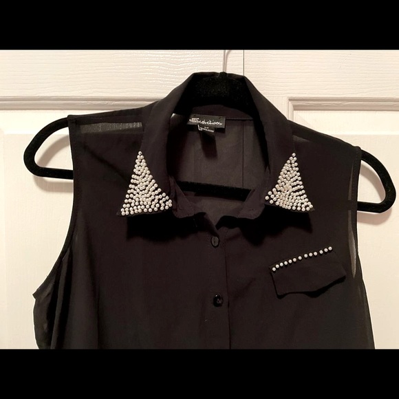 Chiffon Style Sleeveless Blouse - White Beadwork on Front - Picture 3 of 3